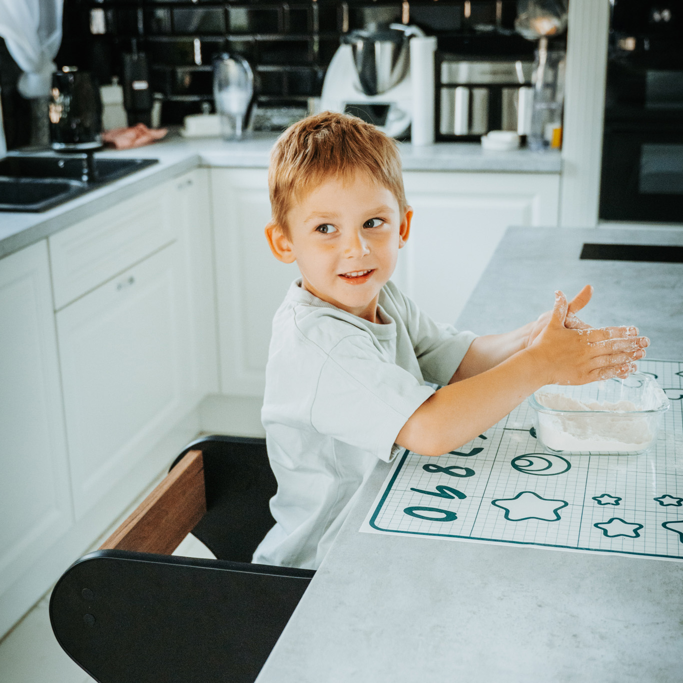 Stelper Czarny (4) home slider